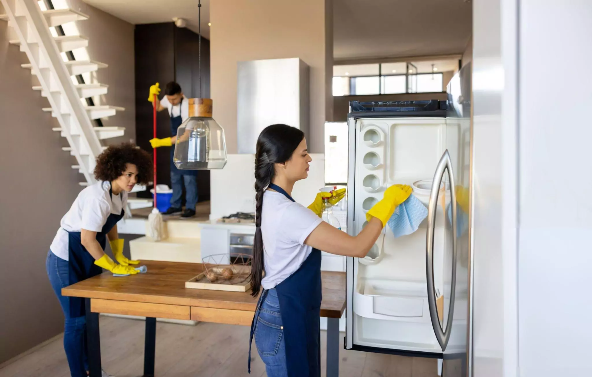 Deep Clean vs. Regular: Choosing the Right CLEANING SIMPLE Service for Your Home